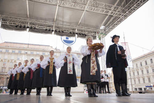 Beč
Folklorni ansambl gradišćanskih
Hrvata ‘Kolo Slavuj’ (50. MSF Zagreb, 2016.)