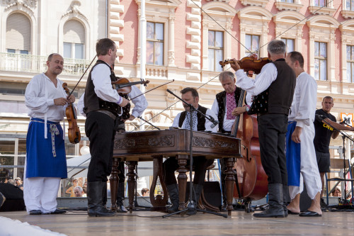Folklorni ansambl ‘Skaličan’ Skalicam Slovačka, (50. MSF Zagreb, 2016.), pozornica Trg bana Jelačića