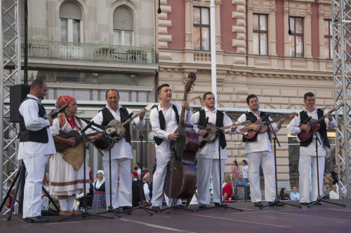 Kanada, Mississauga, Hrvatska župna folklorna grupa “Sljeme”, (52. MSF Zagreb, 2018.), pozornica Trg bana Jelačića
