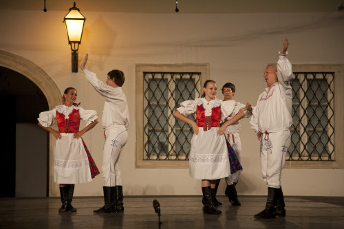 Folklorni ansambl ‘Skaličan’ Skalicam Slovačka, (50. MSF Zagreb, 2016.), pozornica Gradec