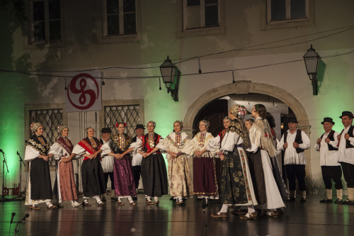 Drenje, KUD “Drenjanci”, (52. MSF Zagreb, 2018.), pozornica Gradec